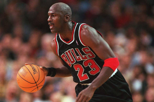 NBA歷史上的得分王：?jiǎn)痰ゎI(lǐng)銜，杜蘭特和哈登緊隨其后